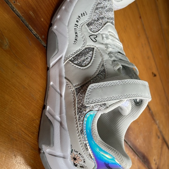 Justice sneakers - Picture 3 of 4